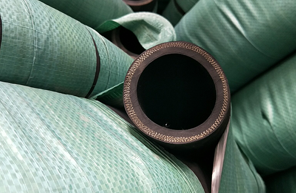光面夹布橡胶软管.jpg