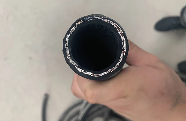 带钢丝橡胶管.jpg 带钢丝橡胶管.jpg